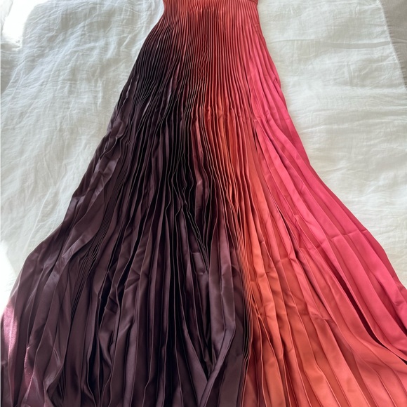 A.L.C Ariya Ombré Satin Pleated Gown NWT Size 00 - Picture 7 of 8